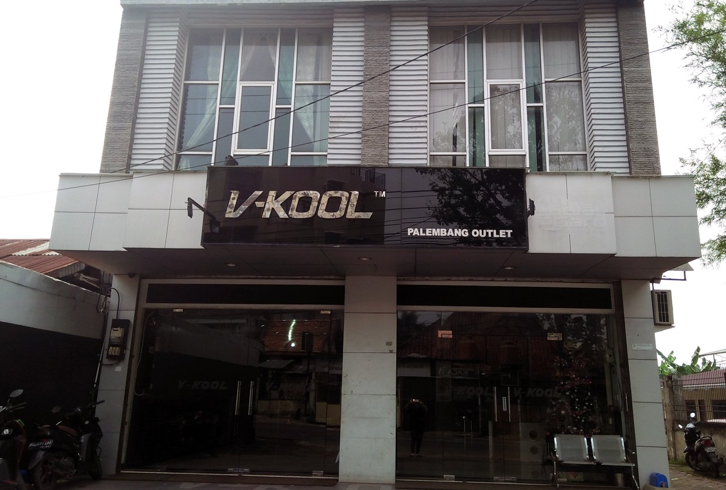 Adivisi Lokatara Pratama